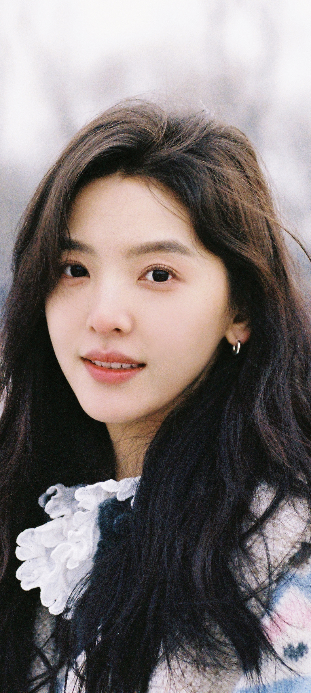 章若楠甜美微笑，精选美女手机壁纸免费下载