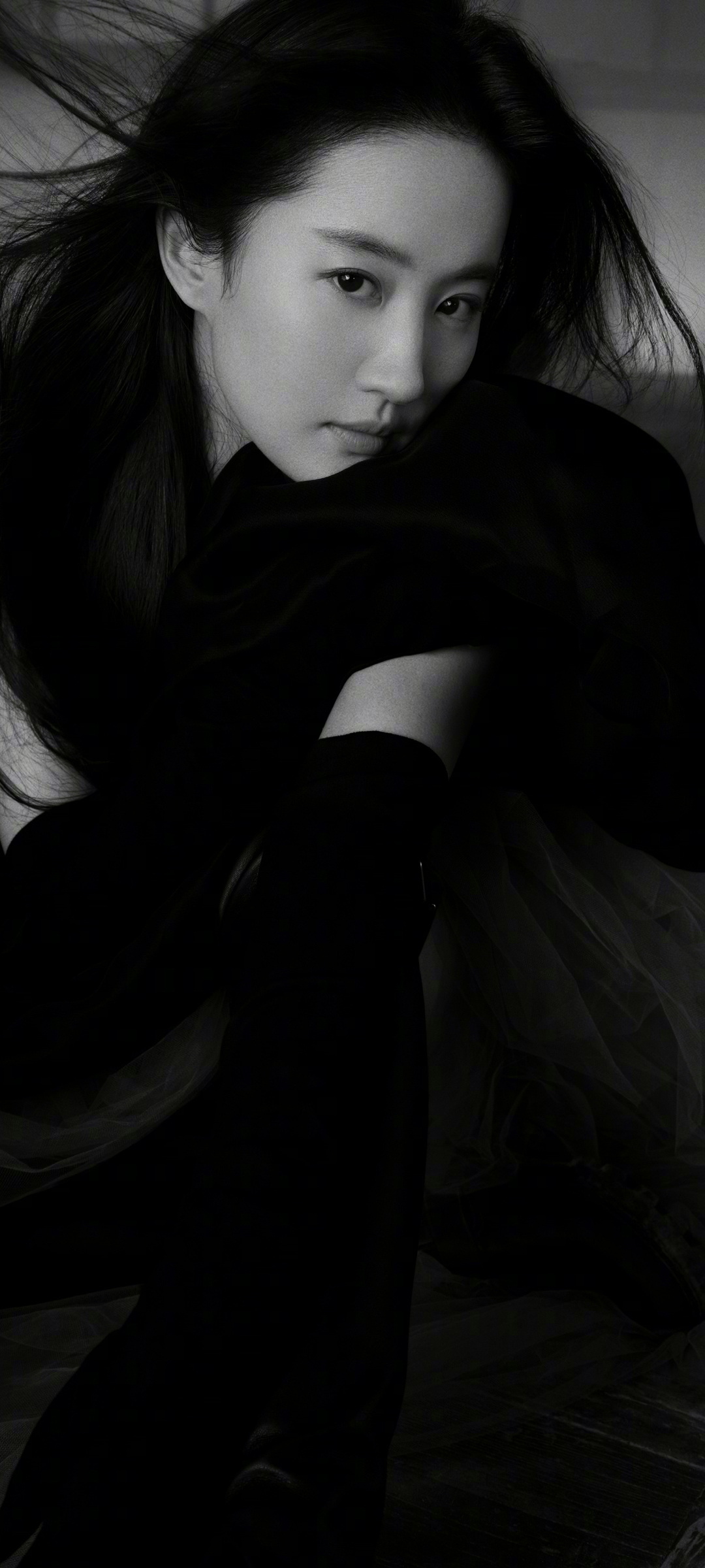 刘亦菲黑白摄影精选，绝美手机桌面壁纸，免费下载美女高清图片