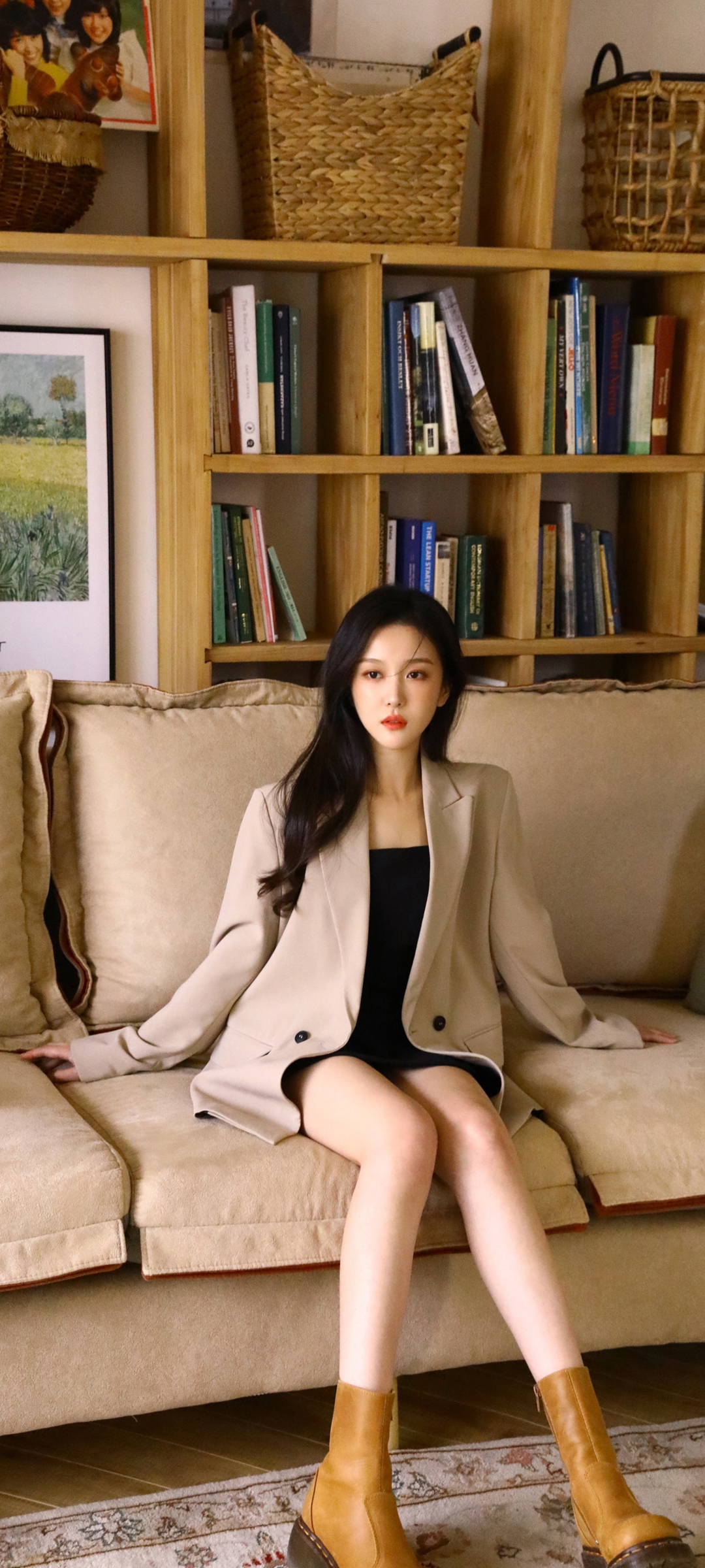 曹婉瑾美腿居家沙发照，高清手机壁纸免费下载