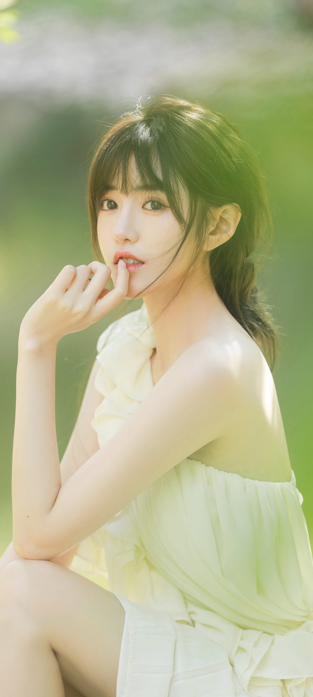 森系清纯美女壁纸，唯美免费下载，装点你的手机屏幕