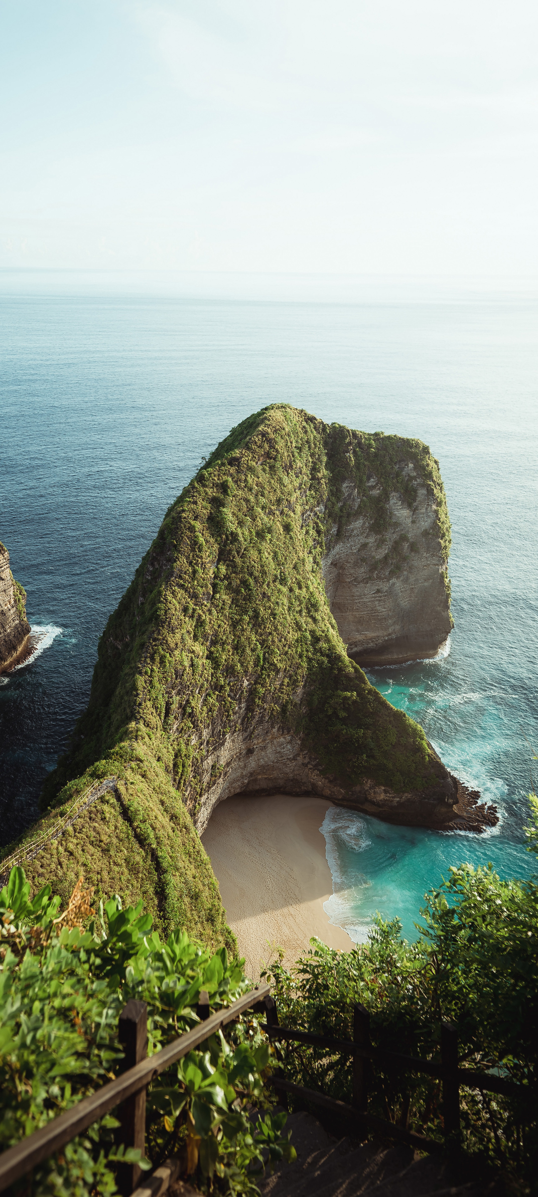 绝美海景壁纸，岩石海滩风光，免费下载手机背景