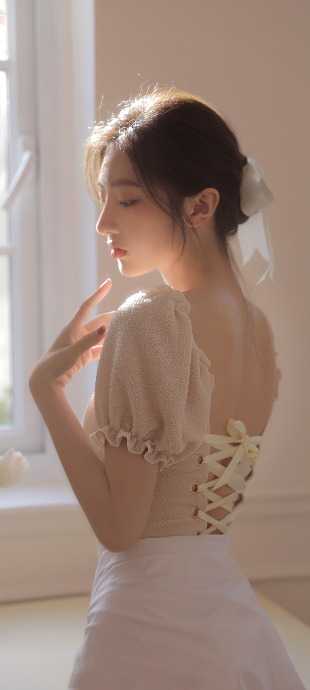 宋仁何居家美照，高清手机壁纸免费下载