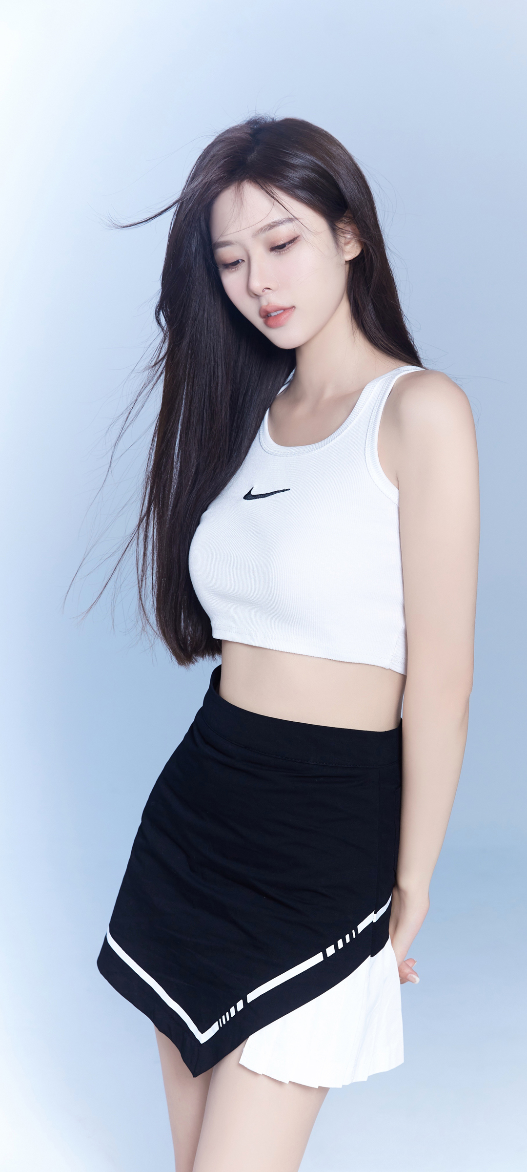 夏装美女长腿展示，精选手机壁纸免费下载