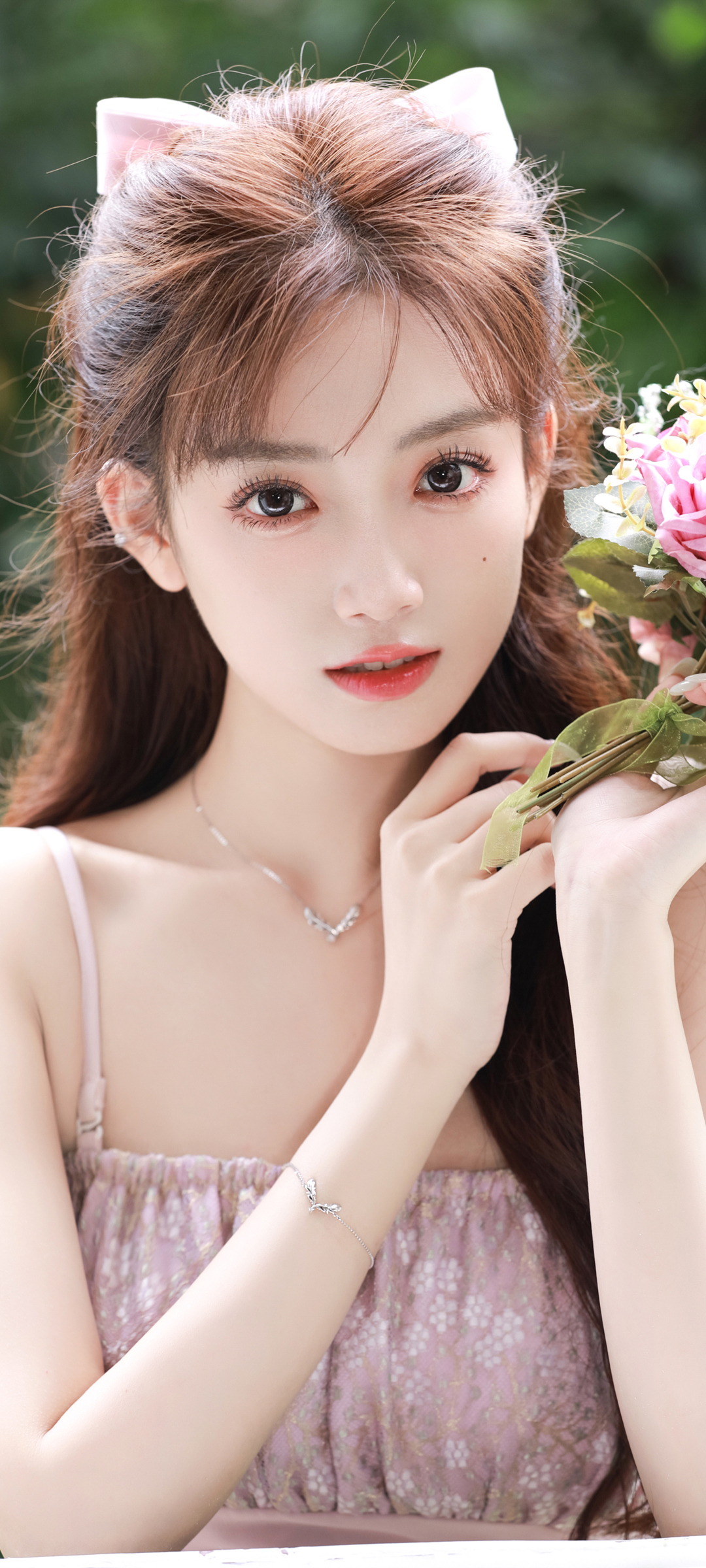 全屏美女鲜花壁纸，免费下载，装点你的手机屏幕！