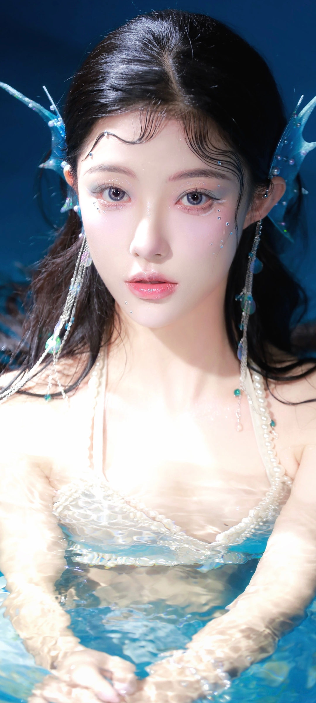 美人鱼潘白雪，绝美高清全屏手机壁纸，美女免费下载！