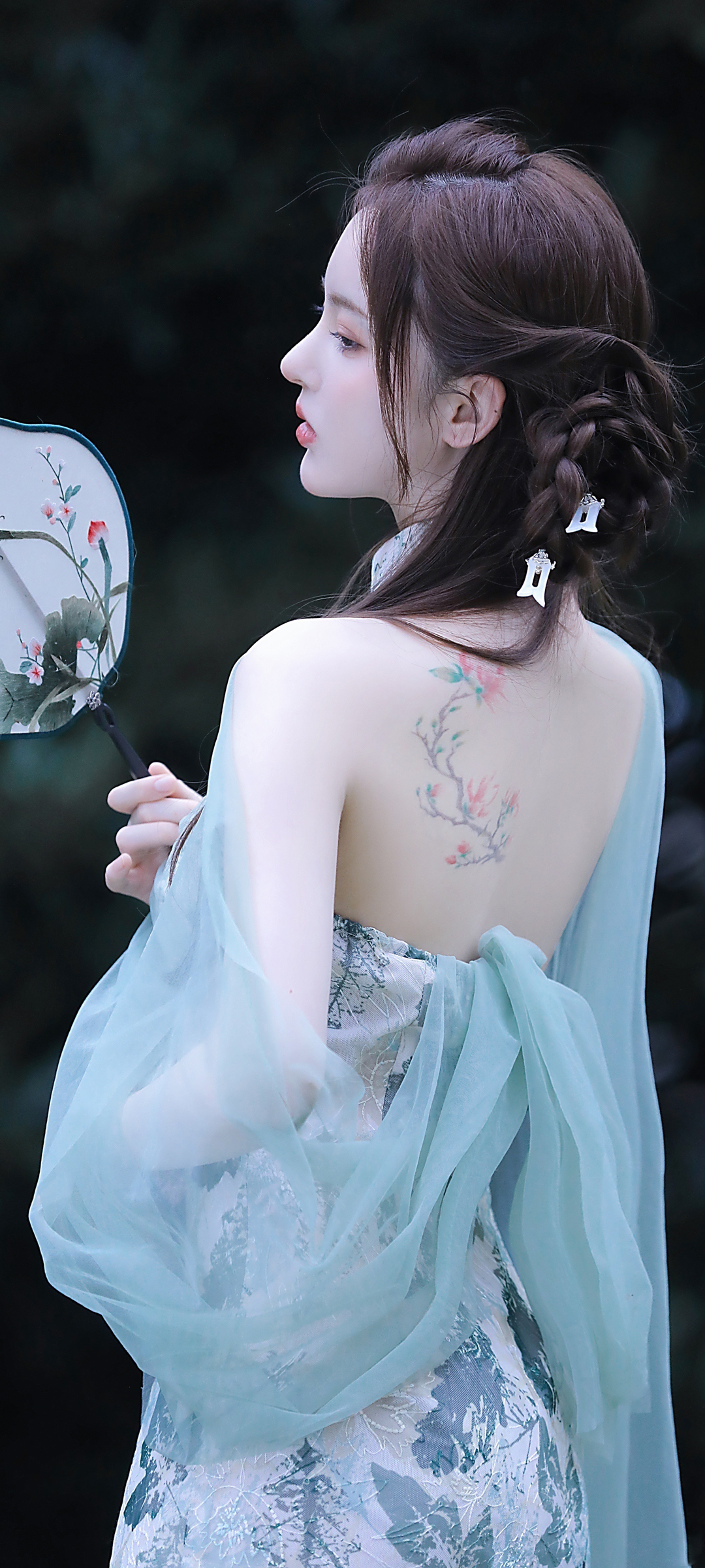 唯美古风女子背影，精选美女手机壁纸，免费下载尽享