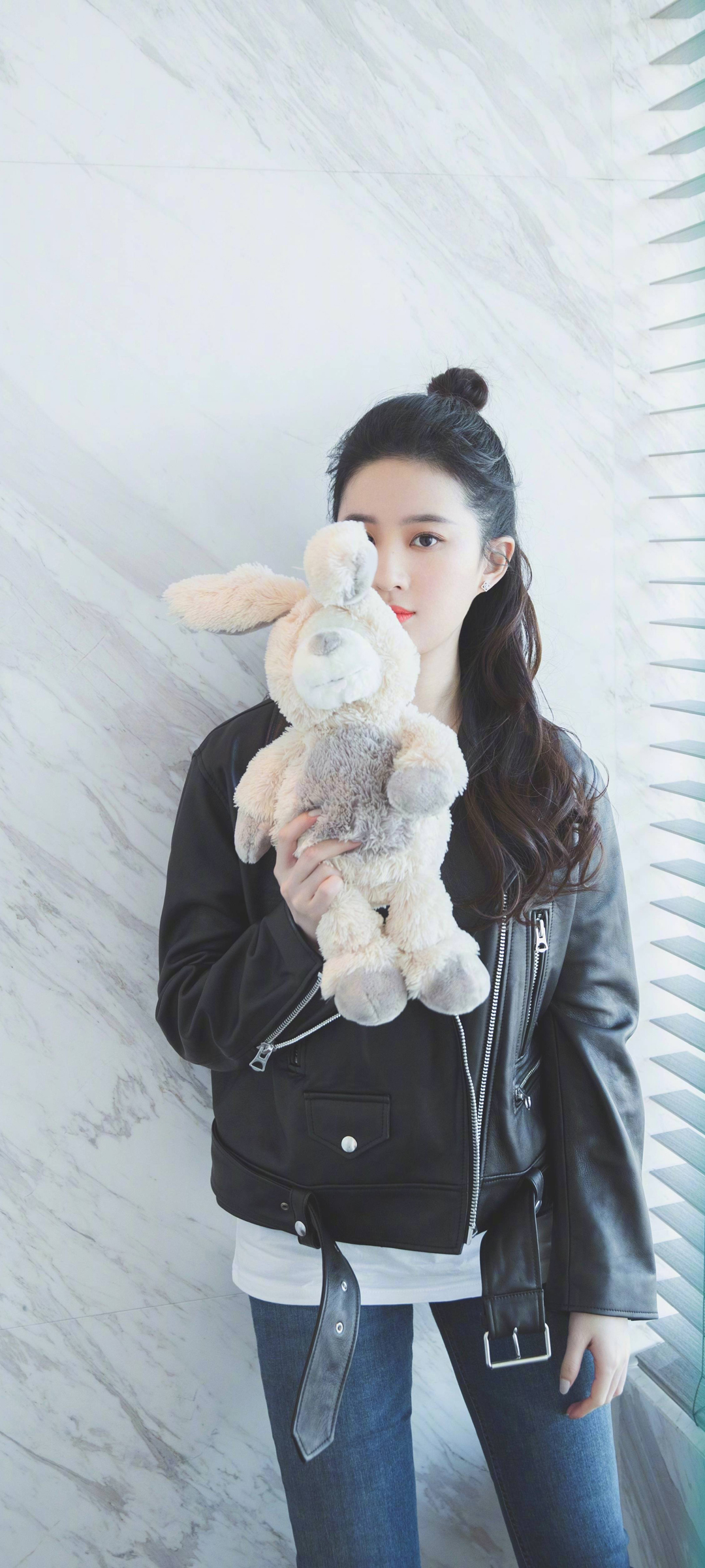 刘亦菲绝美瞬间，毛绒兔子壁纸，美女高清免费下载
