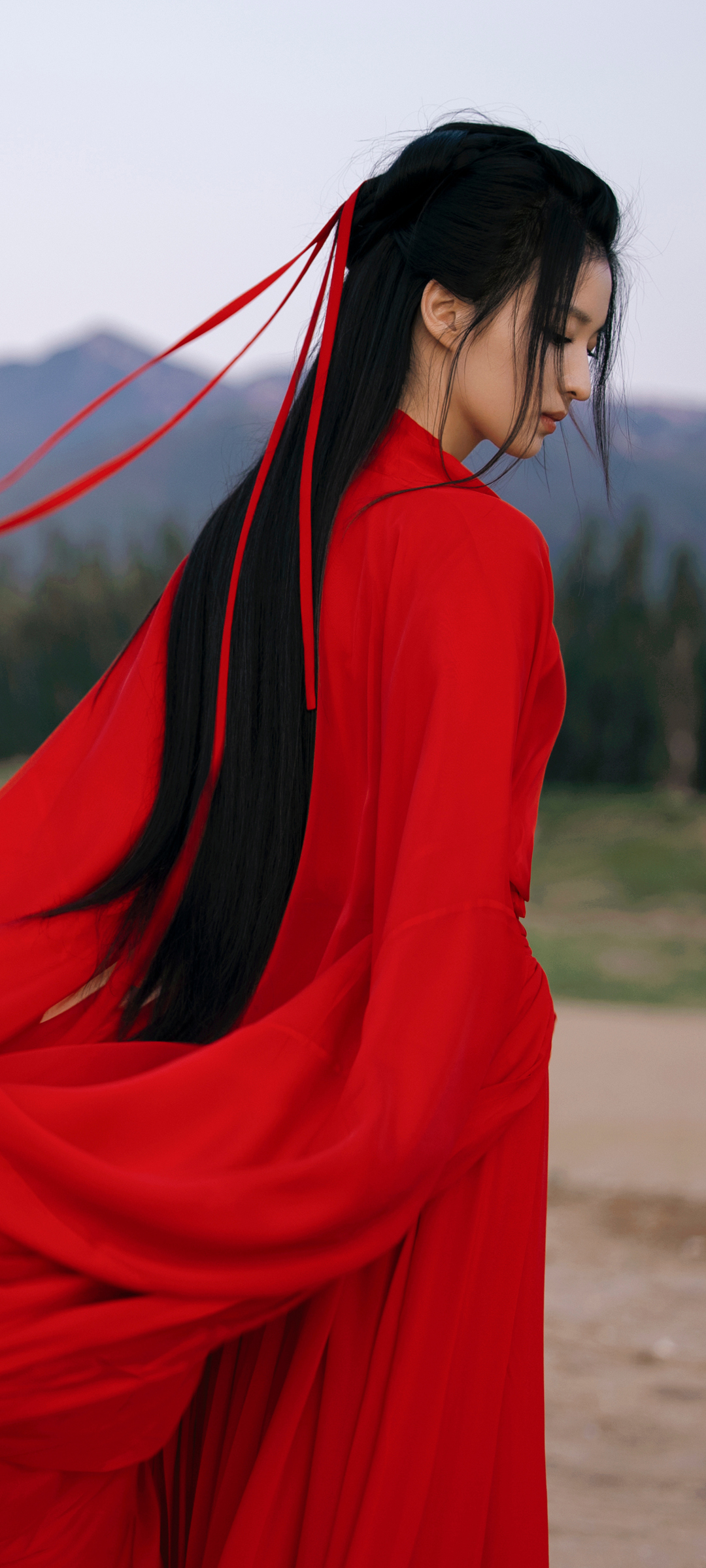 大漠红衣古风女神王楚然绝美手机壁纸，免费下载！