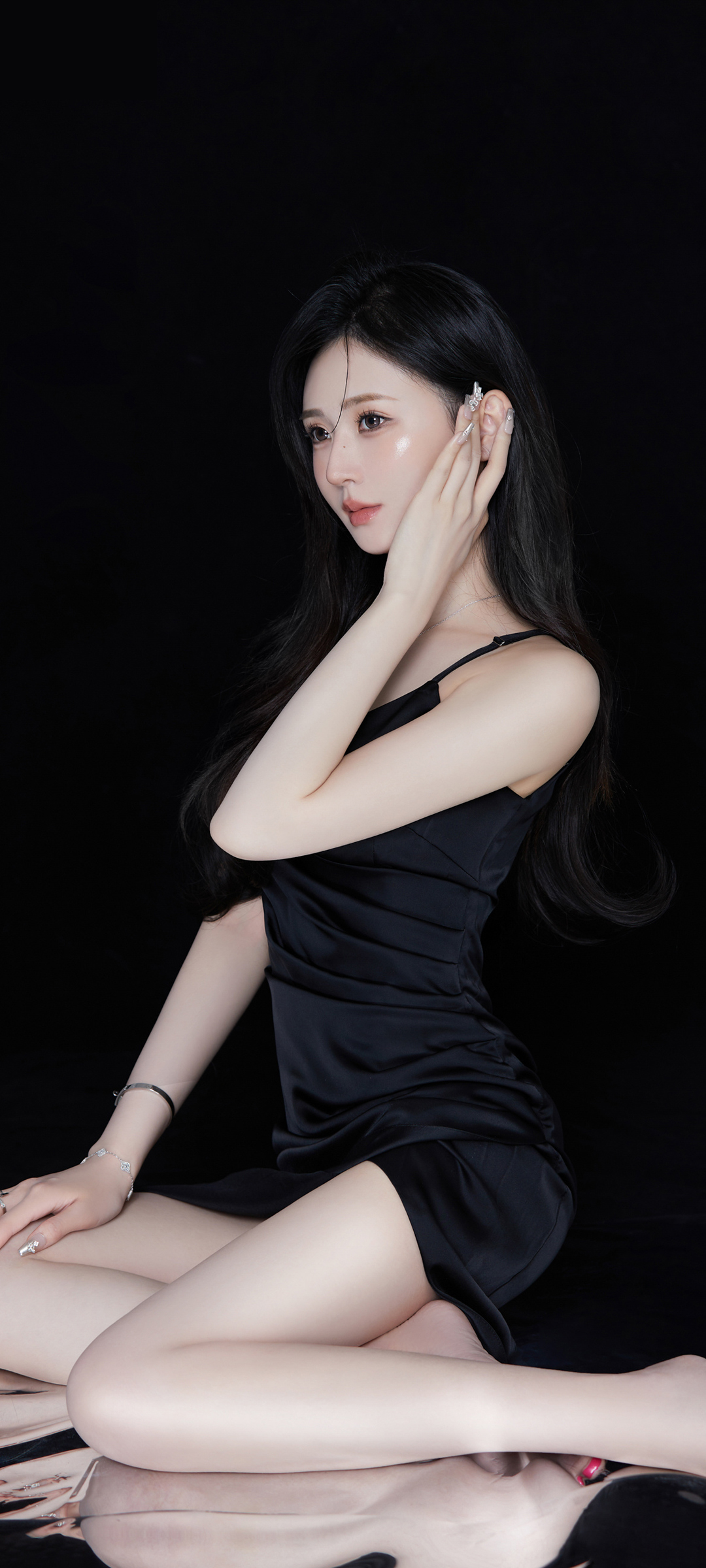 绝美黑裙女神，养眼手机壁纸免费下载