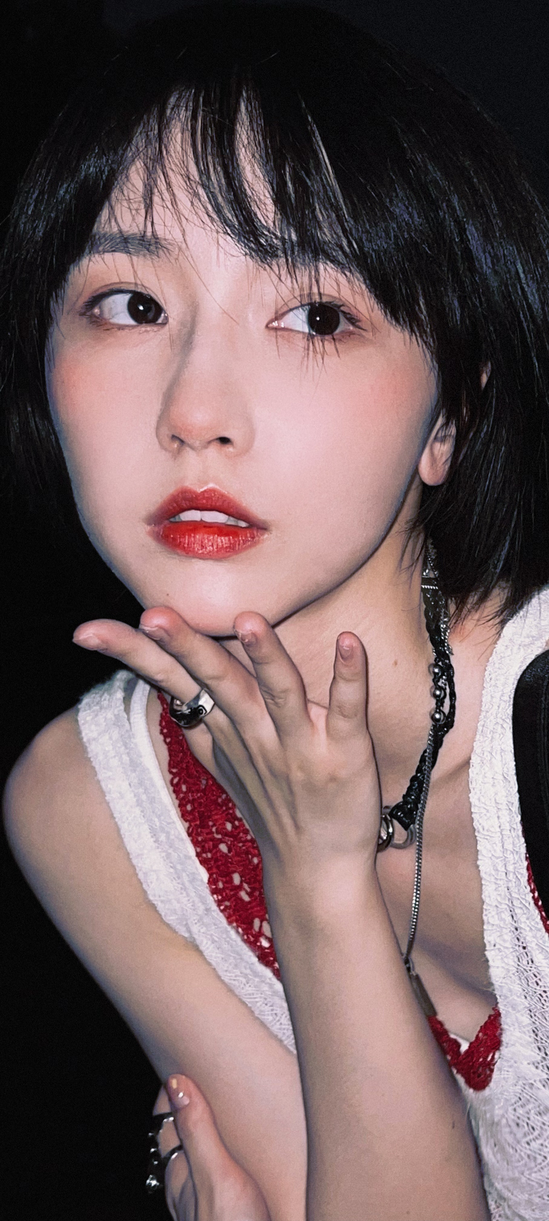 美女手机壁纸大赏，高清美图免费下载，装点你的手机屏幕