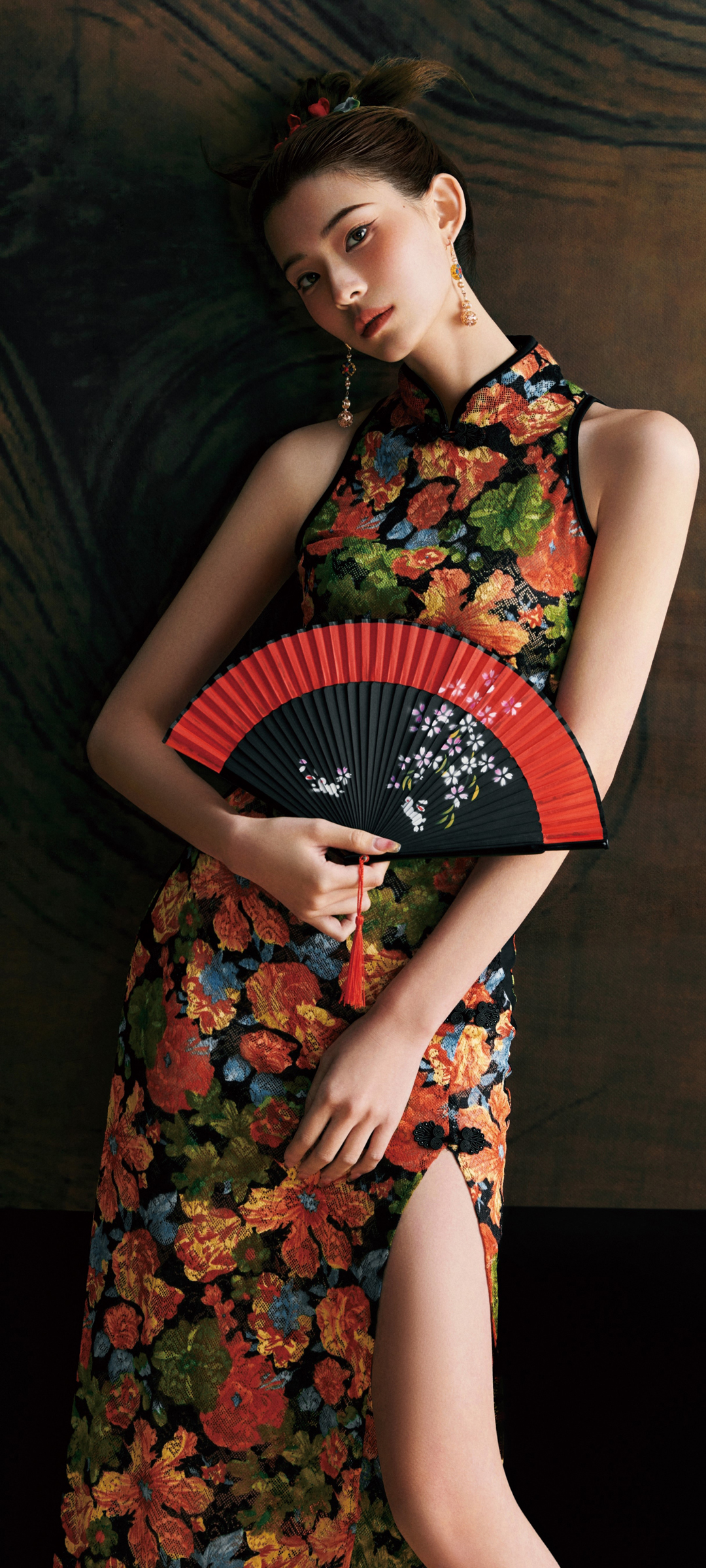 钟晨瑶旗袍美女高清壁纸，免费手机壁纸下载