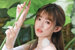 荷花美女4k壁纸