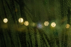 滴 雨 玻璃 灯 散焦 4k壁纸 3840x2160