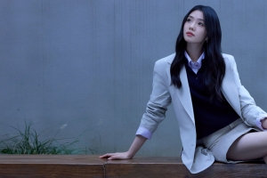 白色西服美女刘浩存3440x1440带鱼屏壁纸