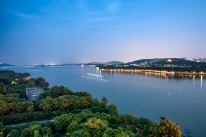 武汉东湖夜晚风景4k壁纸