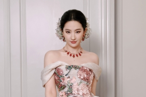 刘亦菲 礼服 鲜花 4k手机壁纸竖屏