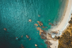 海滩 海岸 鸟瞰图 大海 岩石 4k壁纸 3840x2160