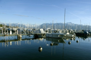 船 码头 海湾 桅杆 海 山脉 4k壁纸 3840x2160