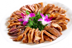 一盘卤味拼盘