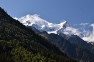 山脉 山峰 雪 树木 斜坡 森林 自然 4k壁纸 3840x2160