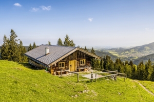 高山 山上的小屋 天空 森林 巴伐利亚3440x1440风景壁纸