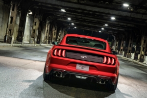 福特2018款Mustang(野马)GT红色跑车4K壁纸