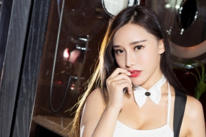 小西 地中海风情美女4k壁纸