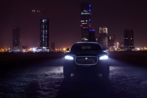 捷豹f-pace 捷豹 suv 豪华 灯光 夜城 4k壁纸 3840x2160