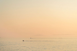 船 海 极简主义 4k壁纸 3840x2160