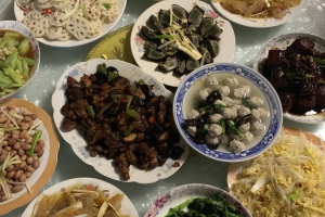 （随拍）过年了，和老爸一起做了一桌菜