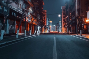 道路 城市 建筑物 街道 夜间 4k壁纸 3840x2160