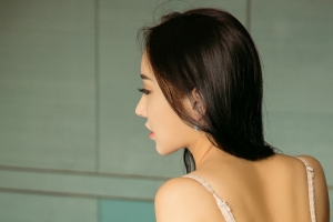 Toya 美背美女4k壁纸