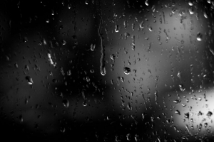 滴 玻璃 雨 微距 深色 4k壁纸 3840x2160