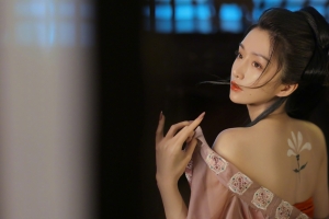 古风美女 美背 古装美女回眸4k壁纸3840x2160