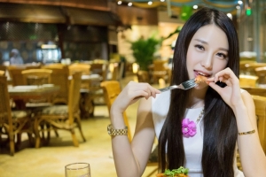 刘奕宁 美食 3440x1440美女壁纸