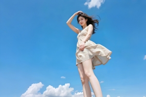 晴天 蓝天白云 连衣裙 阳光美女 4K壁纸 3840x2160