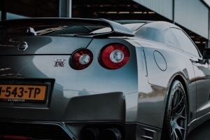 日产gt-r 日产 汽车 银色 4k壁纸 3840x2160