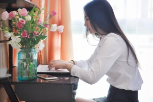 女白领上班图片