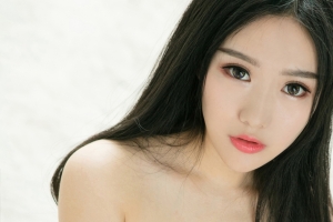 长发美女倪叶腾4k壁纸