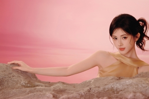 鞠婧祎 粉色柔和背景 岩石 4K美女壁纸 3840x2400
