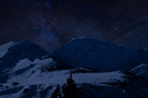 山脉 星空 夜晚 雪地 4k壁纸 3840x2160