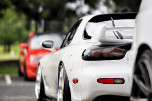  mazda rx-7 mazda 汽车 跑车 白色 后视 运动模糊 4k壁纸 3840x2160