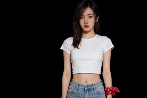 美女长发白色衣服牛仔裤绘画4K黑色背景动漫高清壁纸3840x2160免费下载