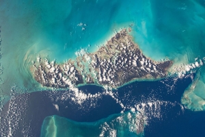 地球 行星 岛屿 海洋 云 从太空观看 太空 4k壁纸 3840x2160