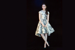 优雅美女刘亦菲 素雅裙子 4k美女壁纸