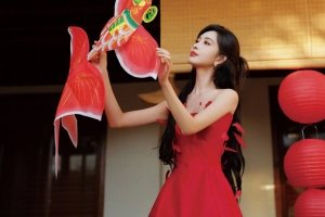 孟子义 红色裙子 纸风筝 喜庆 4k美女图壁纸 3840x2160