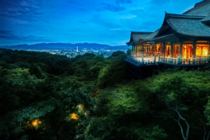 日本京都的树梢寺庙4k风景壁纸3840x2160
