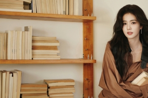 白鹿棕色套装4K高清3440x1440带鱼屏美女壁纸免费下载