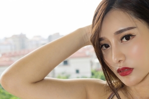 性感嘴唇美女小西3440x1440壁纸