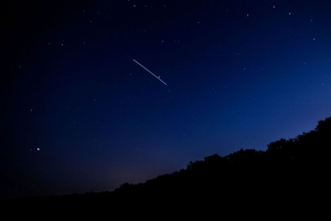 星空 夜晚 星星 秋天 树木 黑暗 4k壁纸 3840x2160